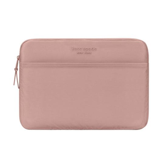 กระเป๋าคอมพิวเตอร์ Puffer 14 นิ้ว สี Madison Rouge ปกป้อง MacBook หรือ Laptop ของคุณ จากแบรนด์ KATE SPADE