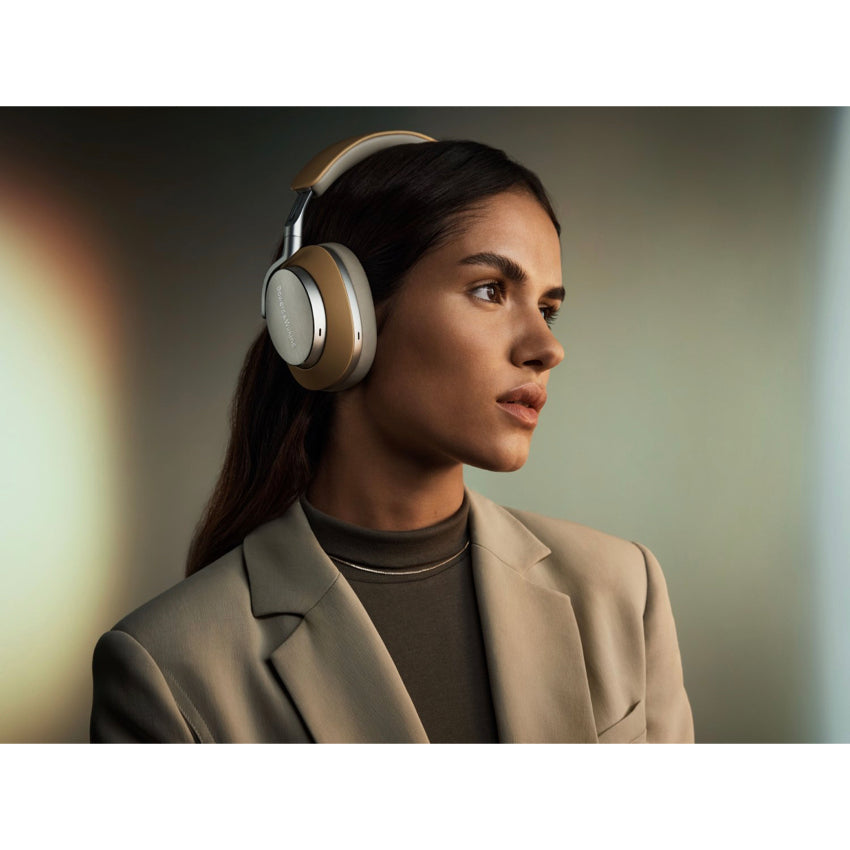 หูฟังไร้สายครอบหู PX8 สี Tan ดีไซน์หรูหรา ทันสมัย สวมใส่สบาย จากแบรนด์ BOWER AND WILKINS