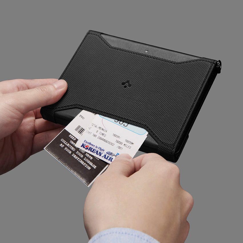 SPIGEN Universal Passport Holder