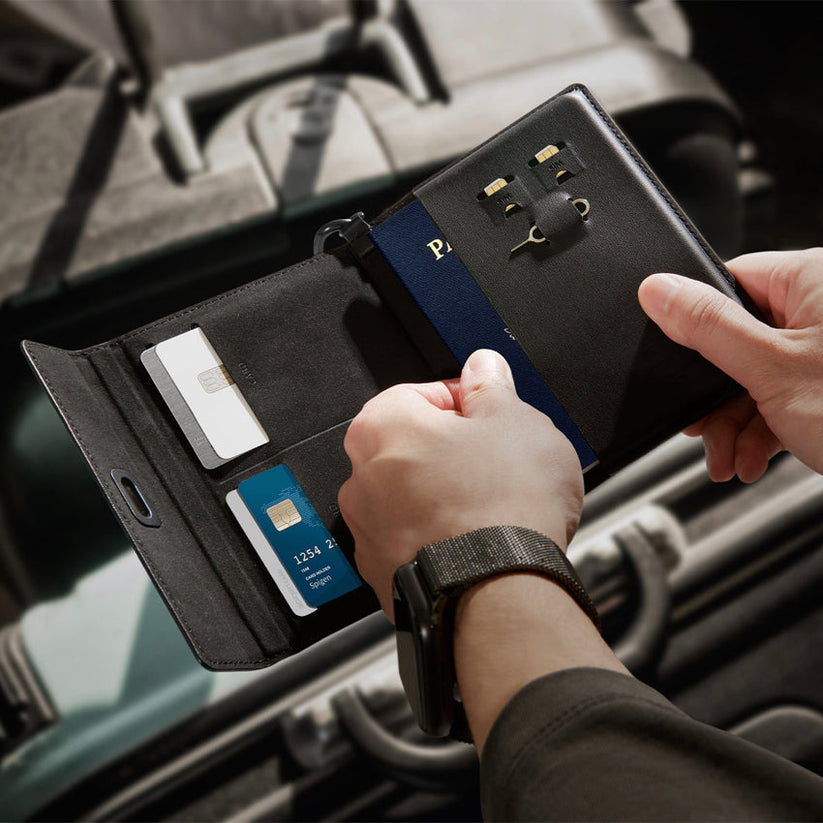 กระเป๋าใส่หนังสือเดินทาง Spigen Universal Passport Holder จากแบรนด์ SPIGEN