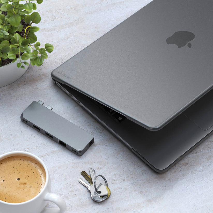 Satechi Eco Hardshell Case for MacBook Air M2 - Dark