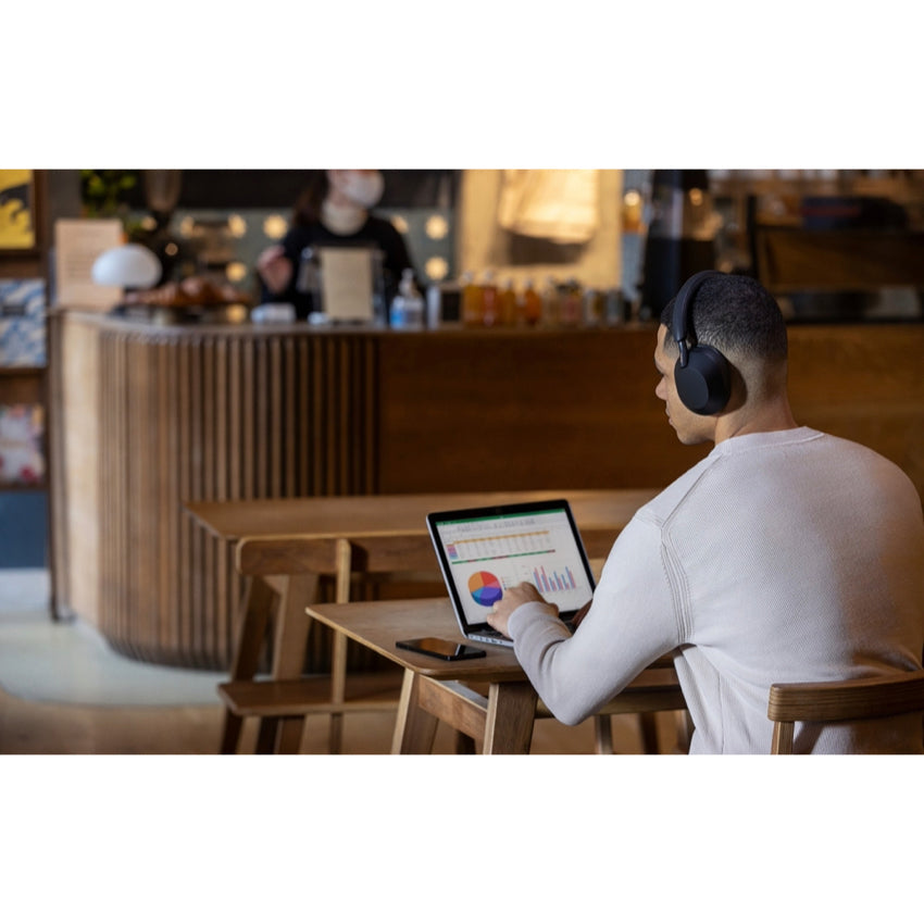 หูฟังไร้สาย Sony WH-1000XM5 Wireless Headphone สี Black ทันสมัย เรียบง่าย สวมใส่สบาย แบรนด์ SONY