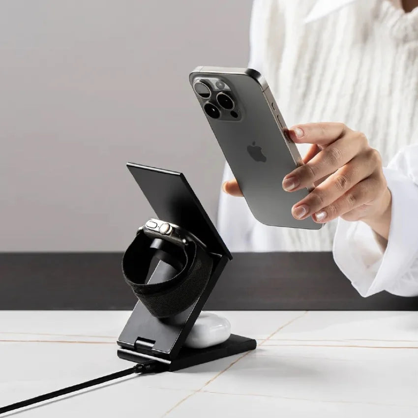 ADAM ELEMENTS Mag Z Magnetic 3-in-1 Foldable Travel Charging Station - Black